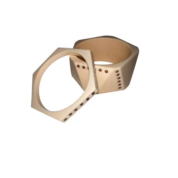 Iris Apfel & Bajalia 13 Pc Ivory Tone Tribal Resin Bangle Set Etched Geometric - Picture 5 of 8